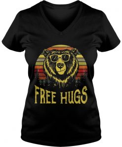 Free Hugs Bear sunset Vneck