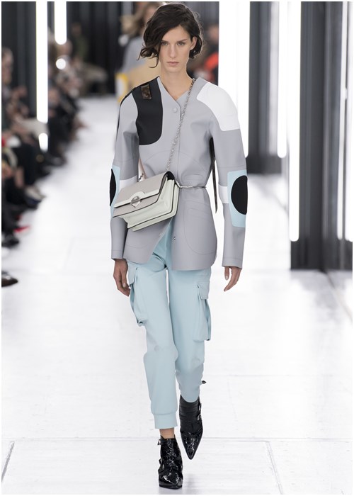 This year Louis Vuitton uses very elegant colors like turquoise and blue