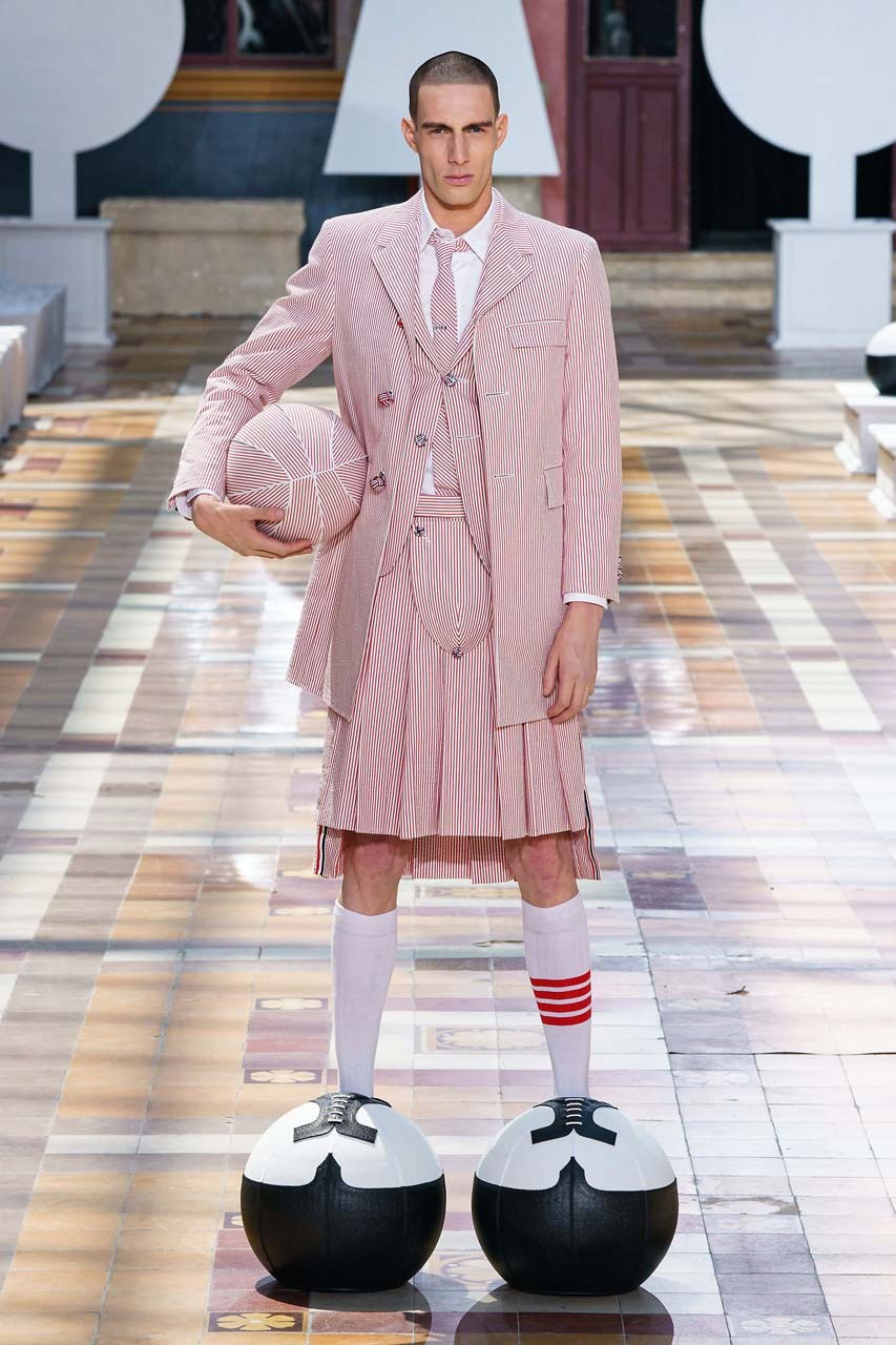 Unique male fashion show Men wearing ballet skirts dress lanterns