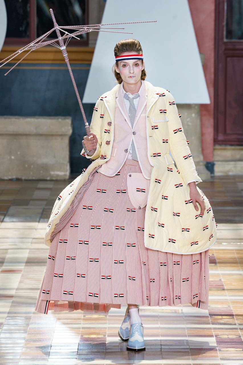 Unique male fashion show Men wearing ballet skirts dress lanterns