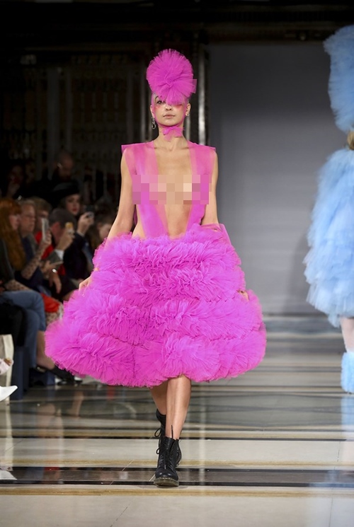 Victoria Beckham made a show celebrating a decade of design