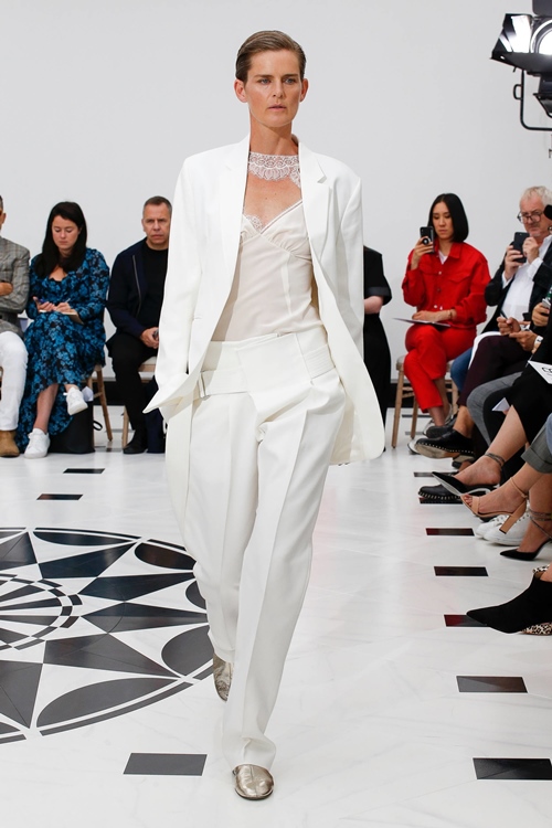 Victoria Beckham made a show celebrating a decade of design