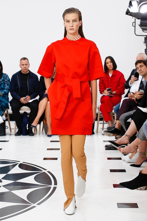 Victoria Beckham made a show celebrating a decade of design