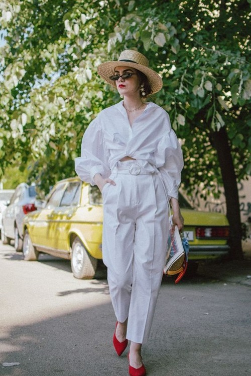 Elegant rules for office workers love white pants