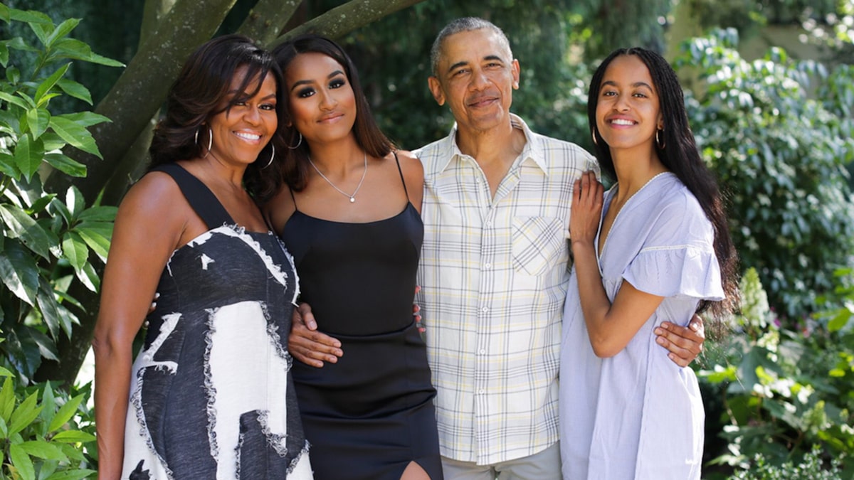 Michelle Obama shares 'Happy Thanksgiving' message with photo of family