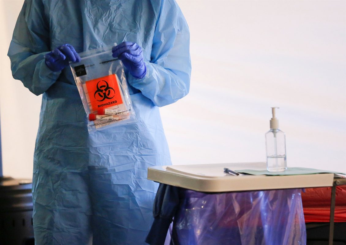 Many private labs want to do coronavirus tests. But they're still facing obstacles and delays.