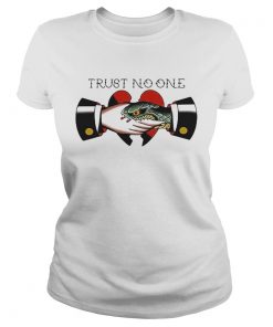 Trust no one heart  Classic Ladies