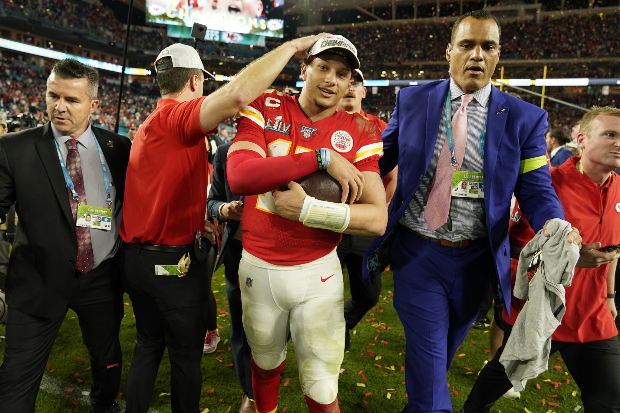 Patrick Mahomes Gets 10-Year Deal With Kansas City Chiefs