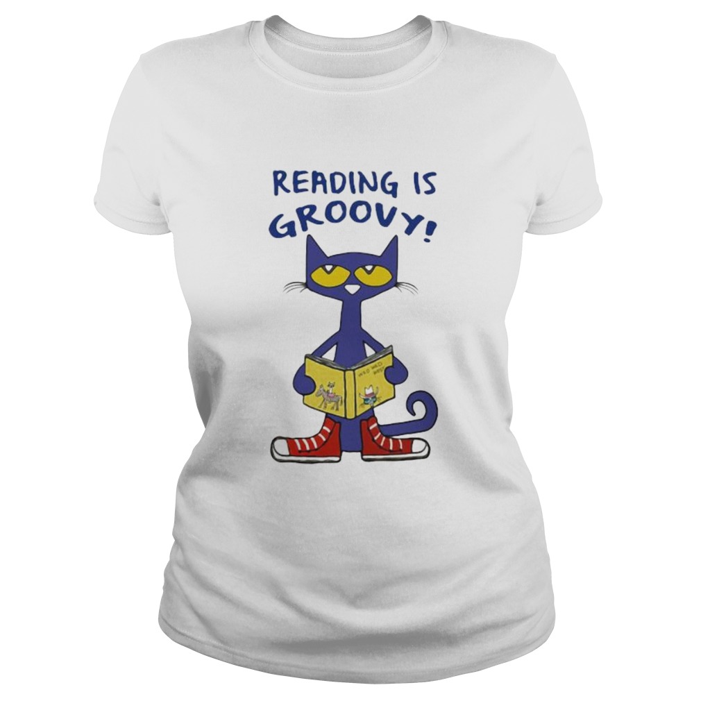 Cat reading is groovy Classic Ladies