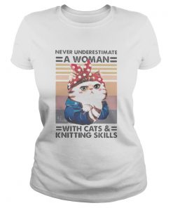Never underestimate a woman with cats and knitting skills vintage retro  Classic Ladies