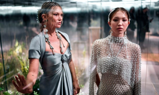 Kate Moss and daughter Lila grace catwalk
