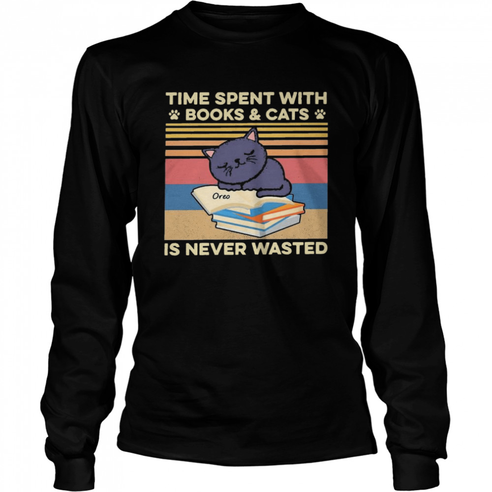 Time Spent With Books And Cats Is Never Wasted Vintage Long Sleeved T-shirt