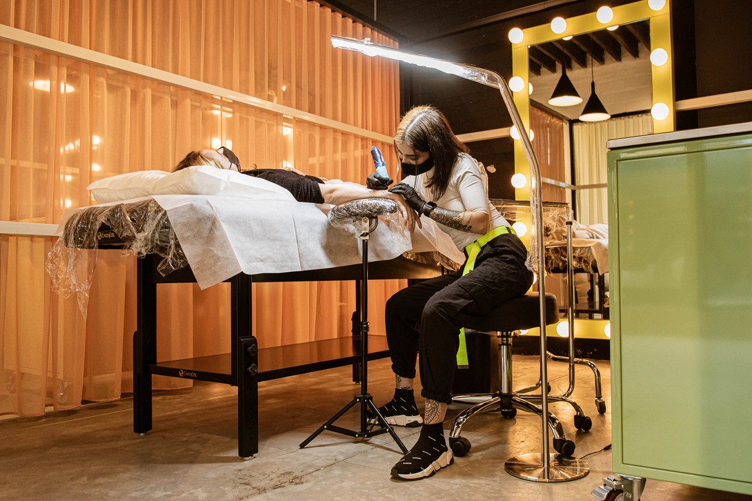 WANT A TATTOO WITHOUT THE COMMITMENT? TRY EPHEMERAL A MADE-TO-FADE TATTOO STUDIO