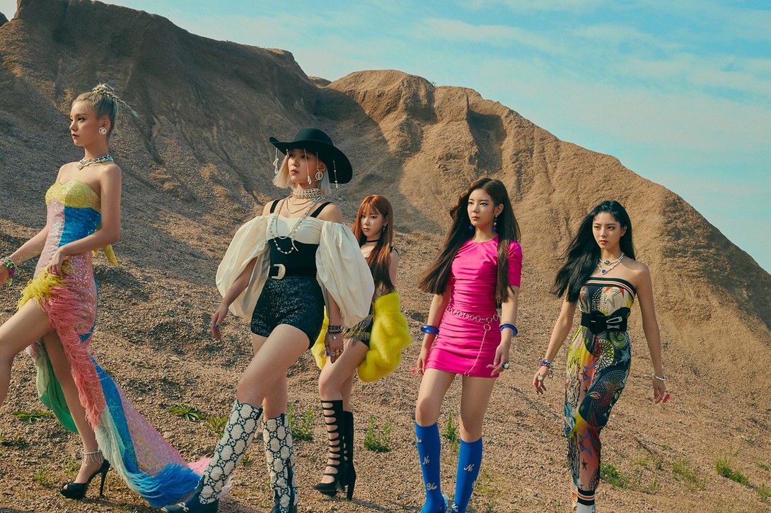 ITZY IS THE NEXT K-POP GIRL GROUP TO DOMINATE YOUR FEED