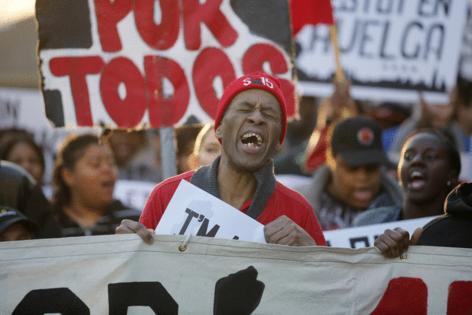 Chicago's minimum wage is now $15 per hour. Here's what to know