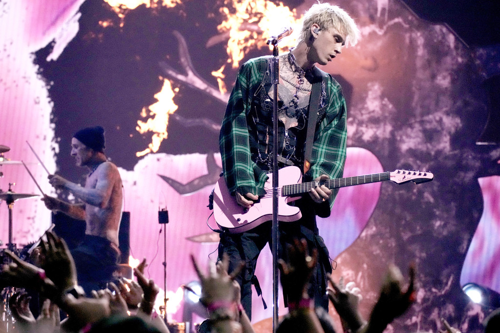 Megan Fox Kourtney Kardashian introduce ‘future baby daddies’ at VMAs 2021