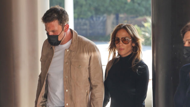 Jennifer Lopez Rocks Fitted BlackTurtleneck & Slit Skirt As She Holds HandsWith Ben Affleck
