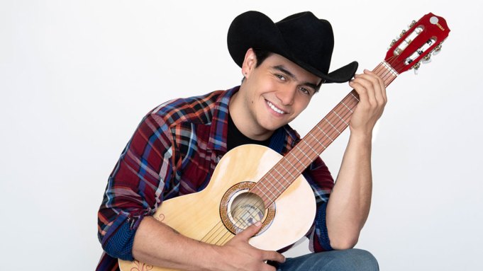 Julián Figueroa Dies Mexican Singer-Songwriter & ‘Mi Camino Es Amarte’ Telenovela Actor Was 27