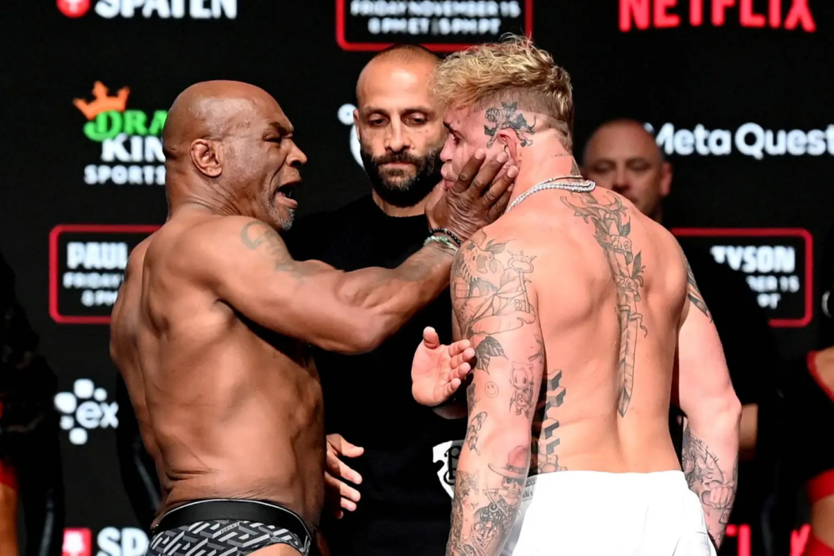 Mike Tyson SLAPS Jake Paul during Final Face Off