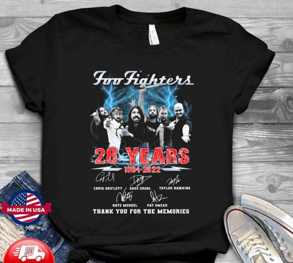Foo Fighters T-Shirt Taylor Hawkins 28 Years 1994-2022 Signatures Thank You For The Memories Merch