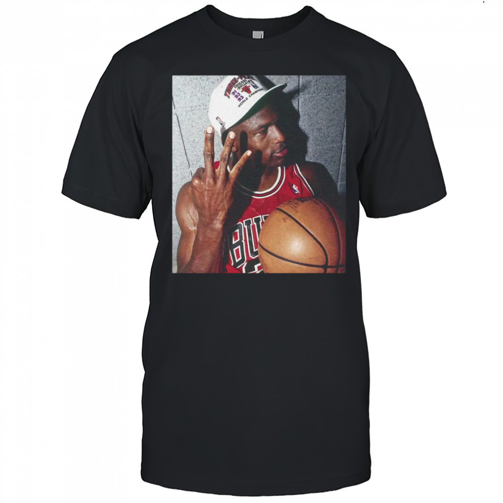 Michael Jordan Vintage 90s chicago bulls Jordan 23 retro classic 3 peat championship shirt