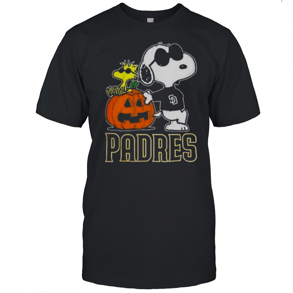 Awesome Snoopy San Diego Padres MLB Pumpkin Halloween Peanuts Cartoon 2025 T-Shirt