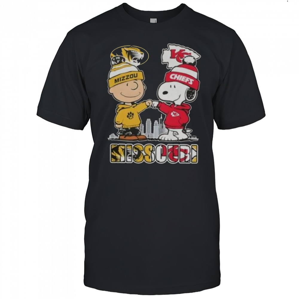 Snoopy And Charlie Brown Missouri Tigers X Kansas City Chiefs Skyline T-Shirt