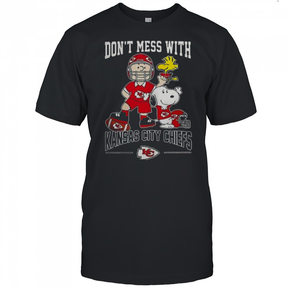 Snoopy And Charlie Brown Peanuts Don’t Mess With Kansas City Chiefs Football T-Shirt