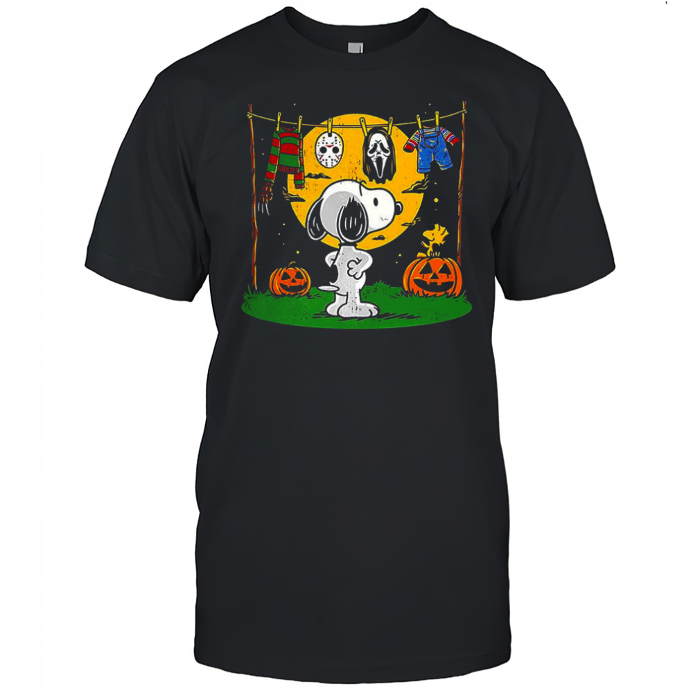 Snoopy hangs out the killer’s clothes Halloween Costume shirt