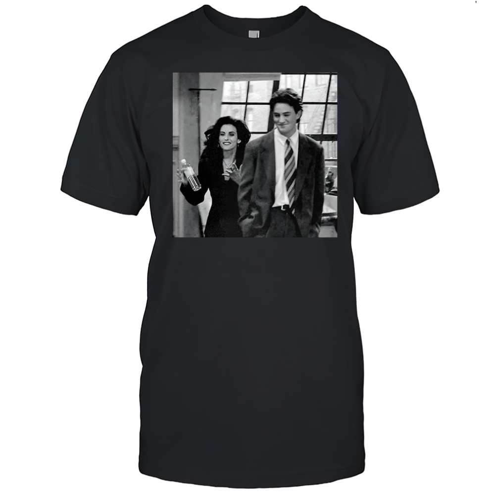 Chandler Bing and Courteney Cox Friends graphic 90s sitcom TV show vintage shirt