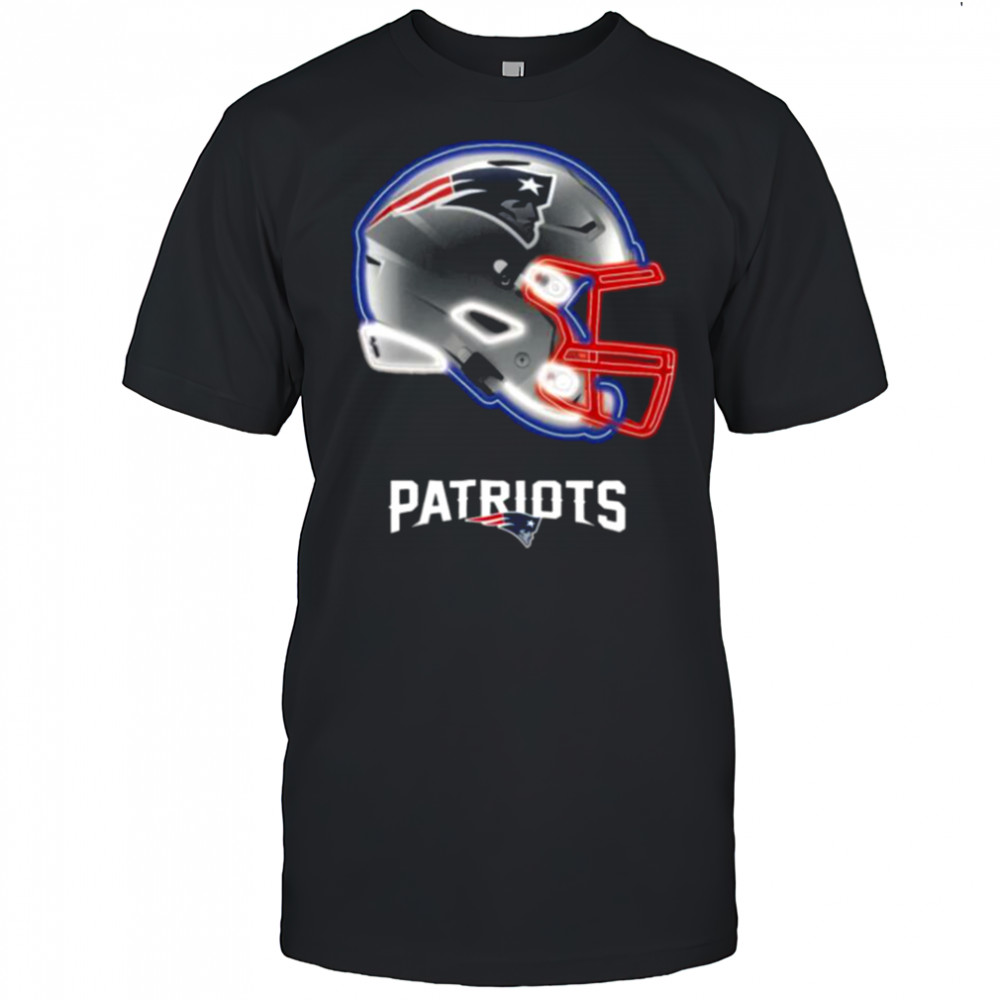 New England Patriots End Around Helmet Graphic T Shirt
